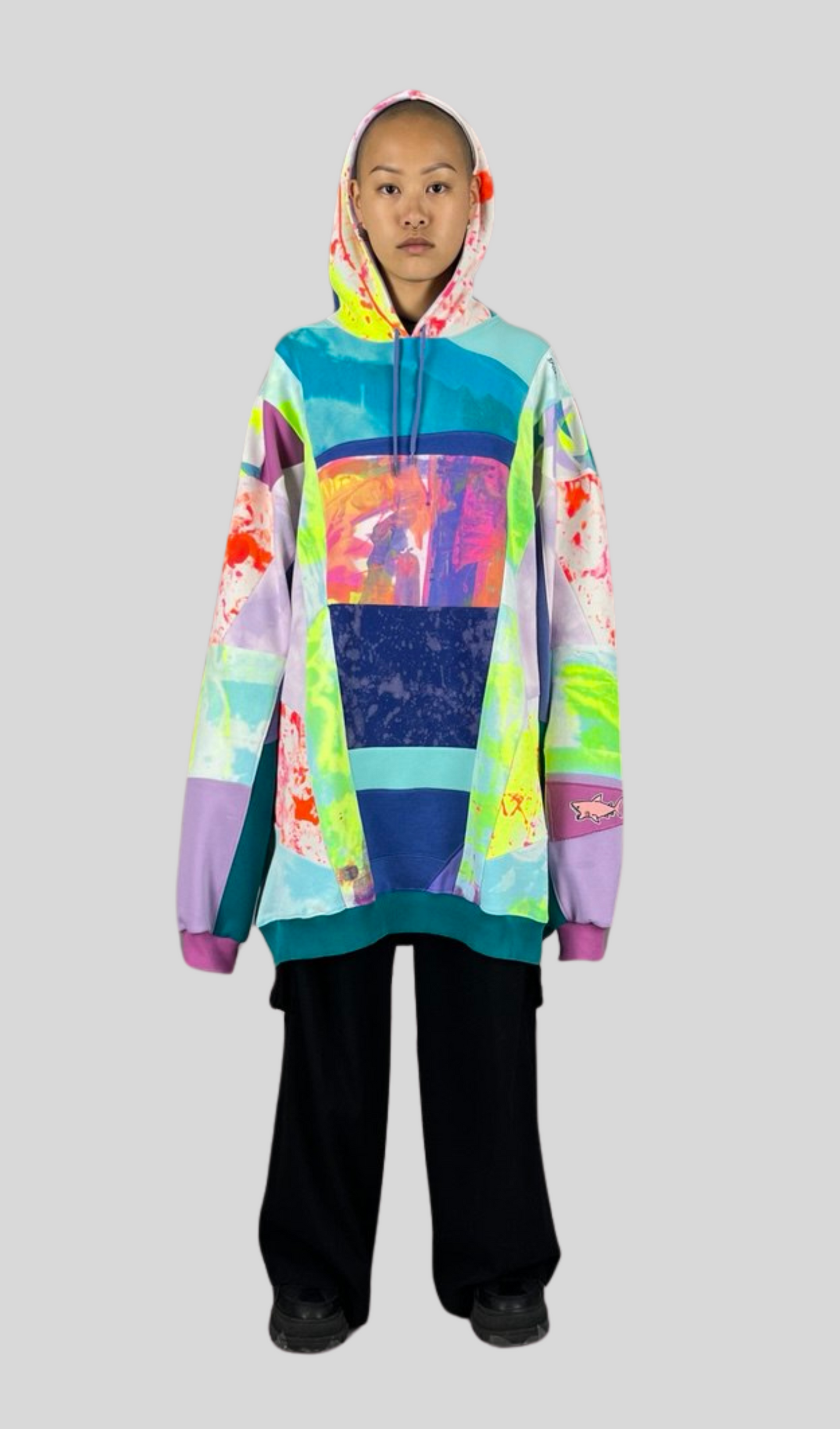 Everyone´s Hoodie shark paint